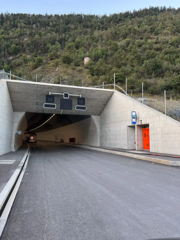 Fotografia z realizácie · Tunnel Visp